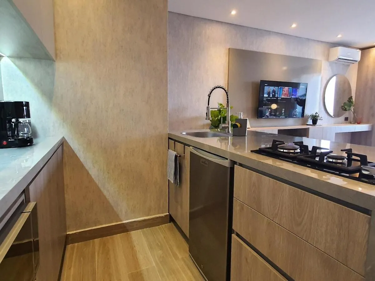 Moderna Suite Con Balcon Y Vista Al Lago Y Al Mar Cartagena