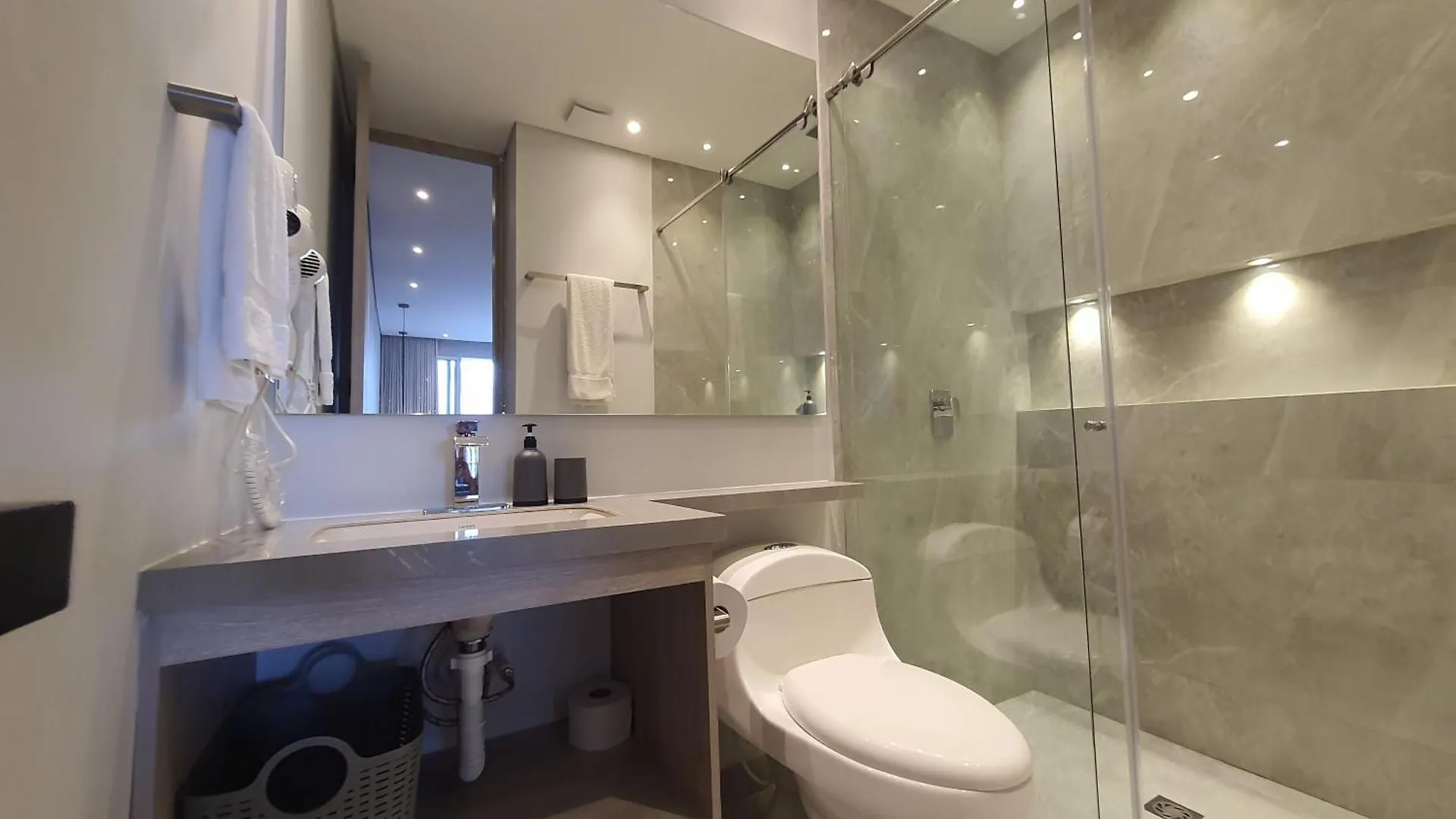 Moderna Suite Con Balcon Y Vista Al Lago Y Al Mar Cartagena 0*,  Kolombiya