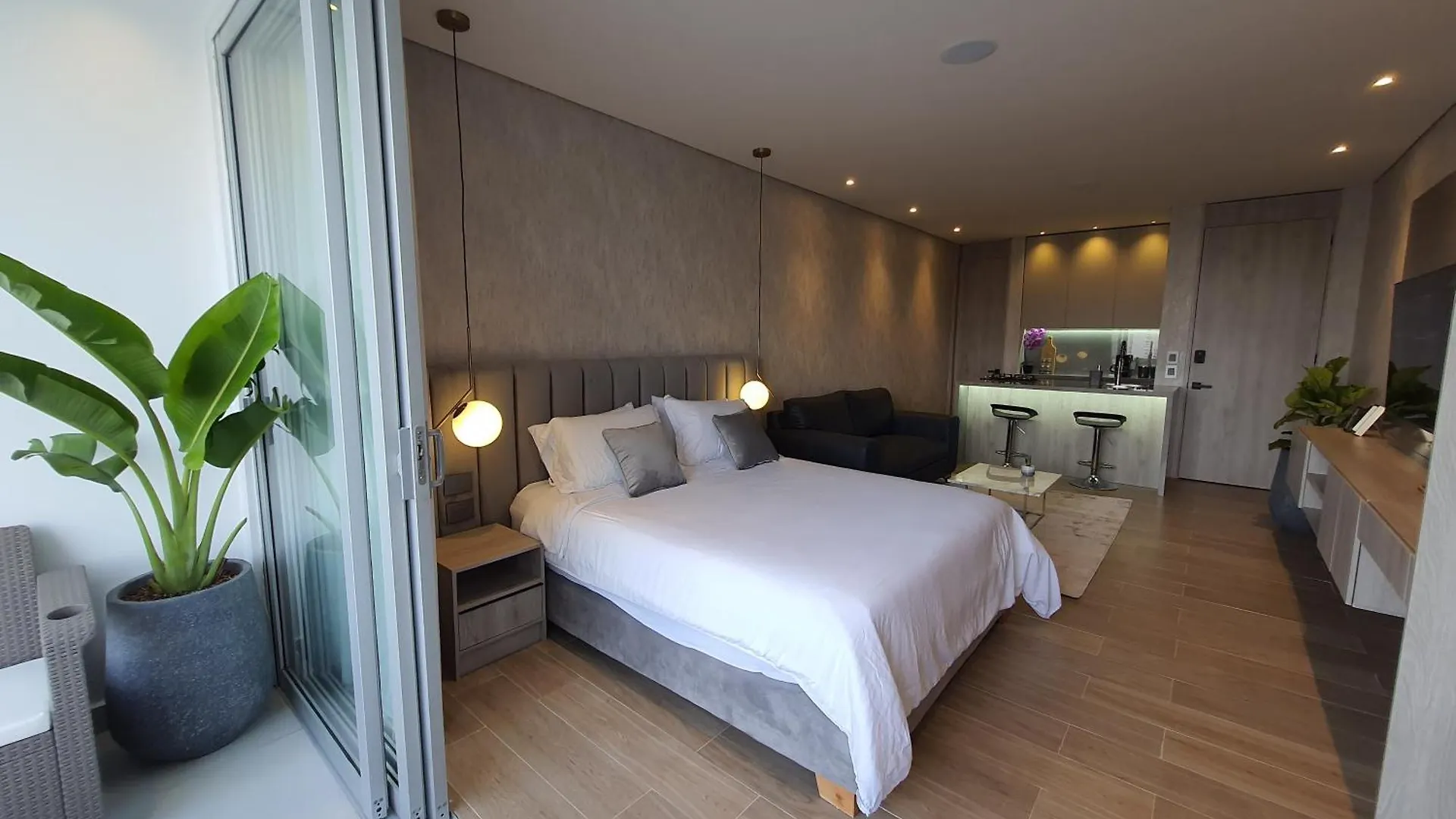 Moderna Suite Con Balcon Y Vista Al Lago Y Al Mar Cartagena Daire